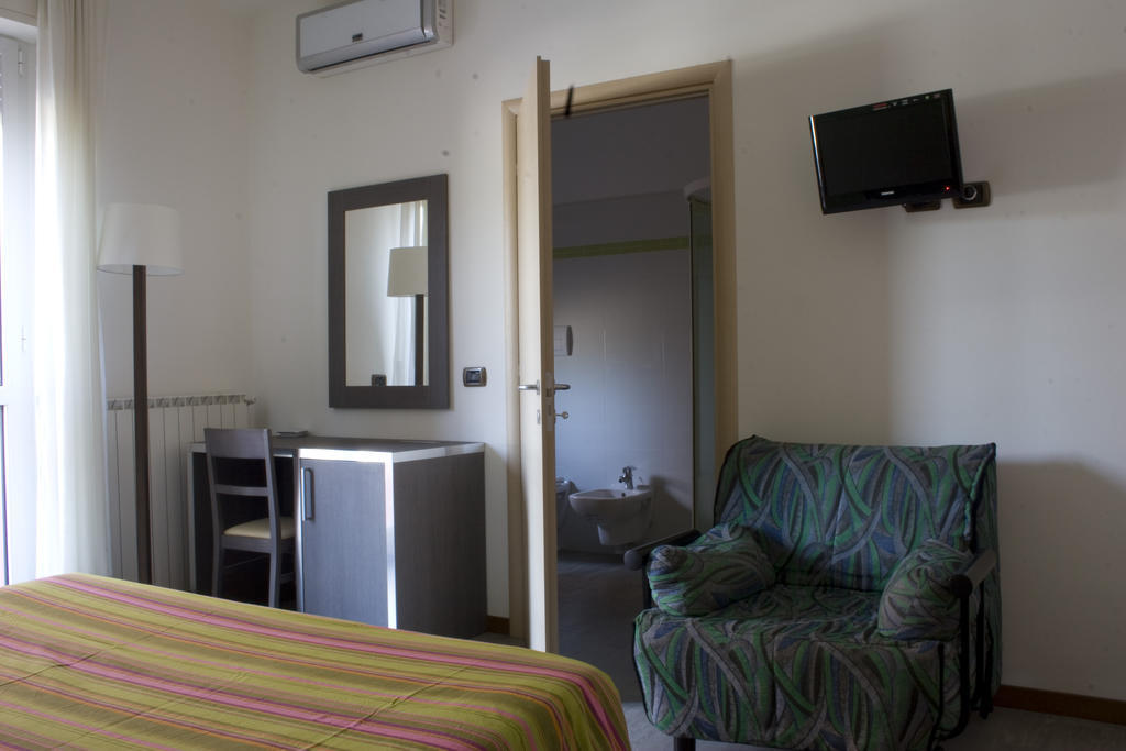 Hotel Renato Sesto San Giovanni Szoba fotó