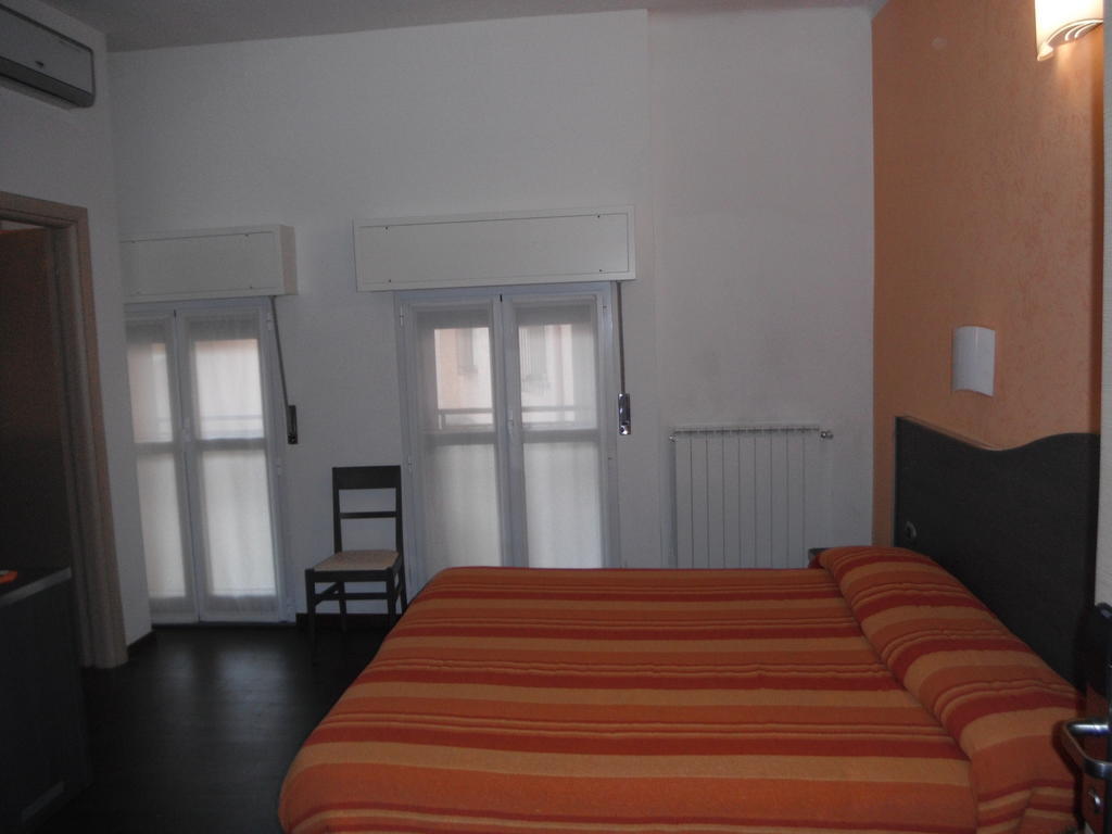 Hotel Renato Sesto San Giovanni Szoba fotó