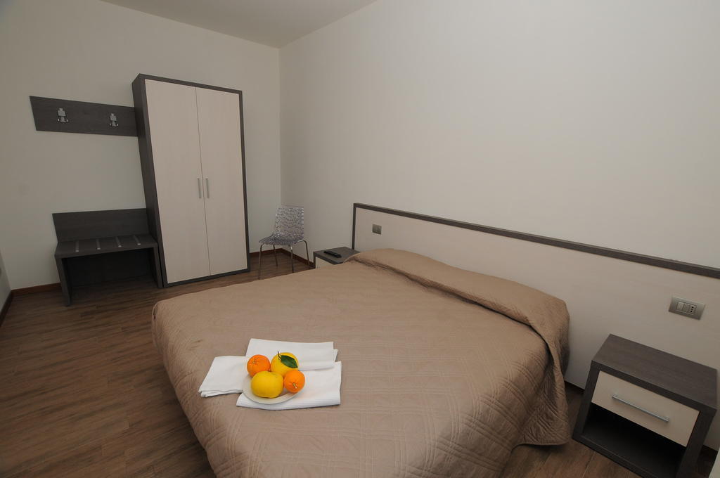 Hotel Renato Sesto San Giovanni Szoba fotó